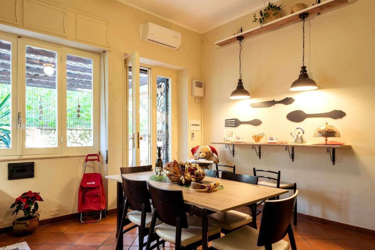 Elegante Villa Lu Centro Citta Con Parcheggio Κάλιαρι Δωμάτιο φωτογραφία